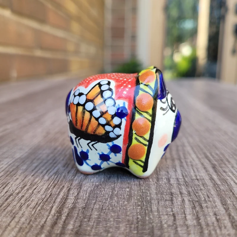 high-quality ceramic mugs for tea breaks-Red/blue Talavera piggy